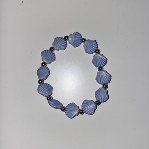 Blue shell bracelet, perfect for summer!